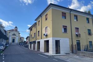 2 LOCALI A CASTELNUOVO DEL GARDA
