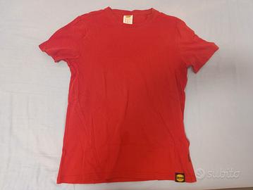 t shirt rossa