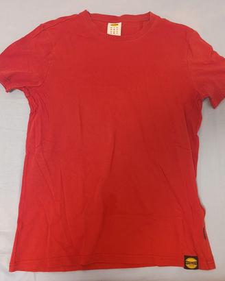 t shirt rossa