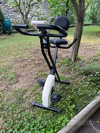 Cyclette pieghevole con schienale
