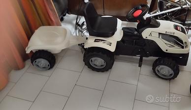 trattore con rimorchio 