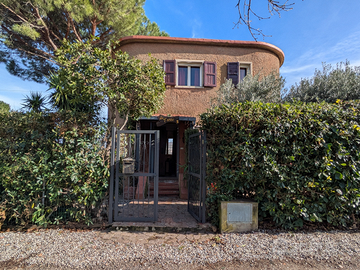 Casa indipendente con giardino