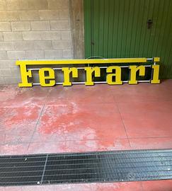 Insegna Ferrari