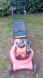 Tagliaerba con traino