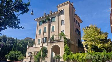 Palazzo / Stabile di 1100 m² a Roma