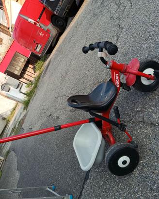 Triciclo ducati