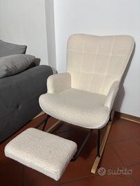 Poltrona a dondolo con poggiapiedi