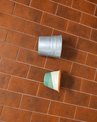 Vasi da giardino: zinco e ceramica bicolore