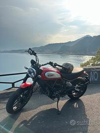 Ducati Scrambler icon 800 ( trattabile )