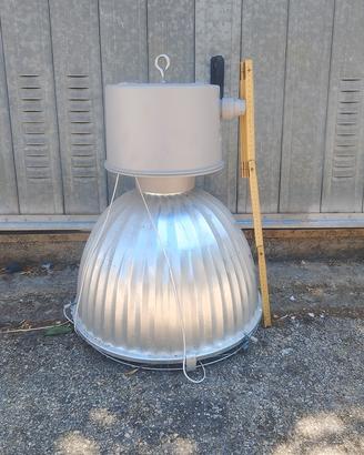 lampada ideale per capannoni / garage 