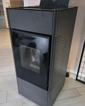 Stufa a pellets 13,5 kW doppia canalizzazione