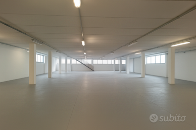 CAPANNONE GUAMO libero su 4 lati - 1.800 MQ