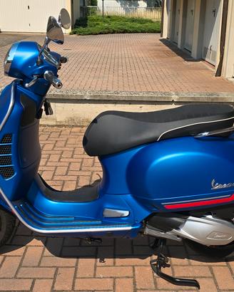 Vespa GTS 300 Super HPE – Blu Opaco