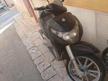 Beverly 250