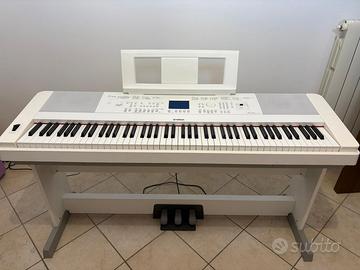Pianoforte Yamaha DGX660