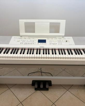 Pianoforte Yamaha DGX660