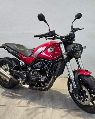 BENELLI Leoncino 500 .