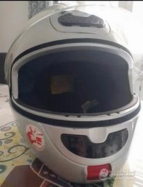 Casco con mentoniera apribile