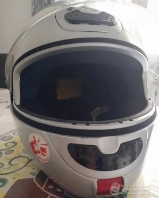 Casco con mentoniera apribile