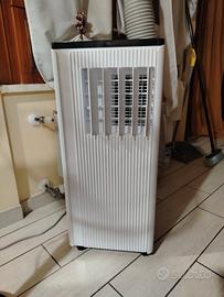 CONDIZIONATORE A TORRE PORTATILE AKAI 9.000bTU