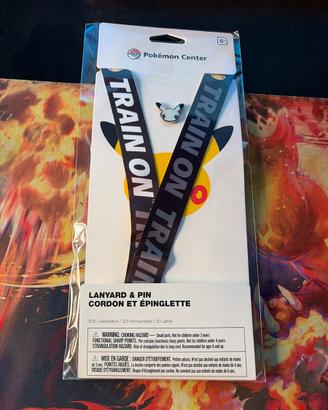 Lanyard e spilla pokemon 30th