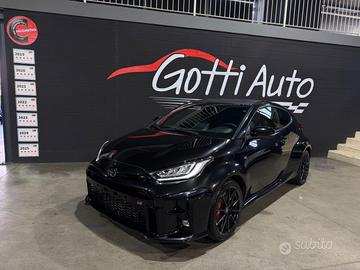 TOYOTA Yaris IVA ESPOSTA TOTAL BLACK CIRCUIT IN