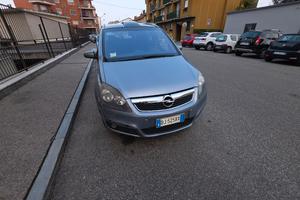 7 posti cambio automatico 