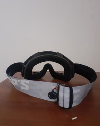 casco più occhiali