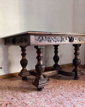 Tavolo in legno massello