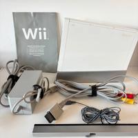Nintendo Wii – Console + Cavi + Sensore + Supporto