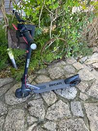 Monopattino ducati