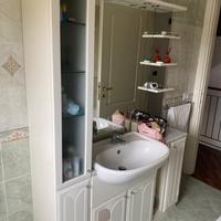 Mobile bagno con faretti