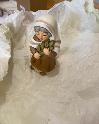 Thun Donna con ulivo giubileo 2025 - presepe