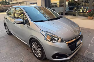 PEUGEOT 208 PureTech 82 5 porte Allure