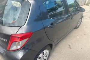 Toyota yaris 2012
