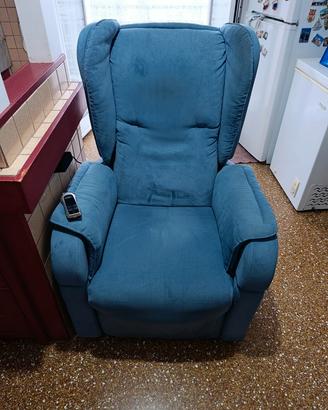 Poltrona elettrica con alzata assistita 