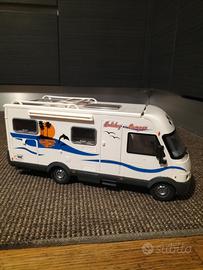 Camper giocattolo enorme 