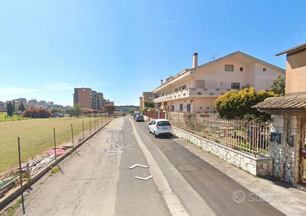 POMEZIA bilocale ARREDATO CON BALCONE