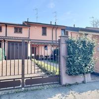 VILLA A SCHIERA A VERNATE