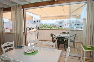 Torre mozza, la casa a 2 passi dal mare