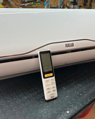 Climatizzatore riello 12 mila BTU come nuovo