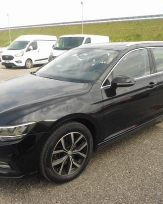 VOLKSWAGEN Passat Variant SCR EVO DSG