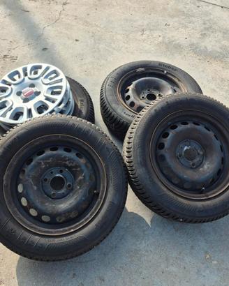 Set gomme da neve + cerchi per Fiat Panda
