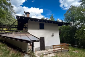 Baita in Scanuppia - Besenello con bosco