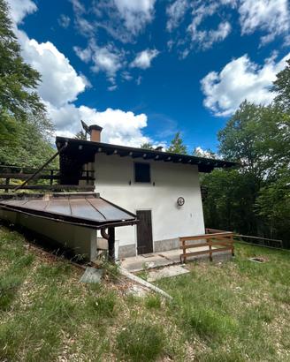 Baita in Scanuppia - Besenello con bosco