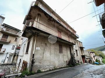 PALAZZO A MARINEO