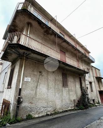PALAZZO A MARINEO