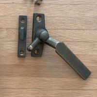 Antica maniglia a tavellino