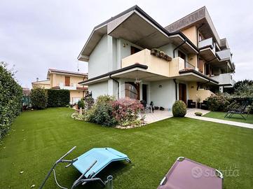 VILLA A SCHIERA D'ANGOLO A ROVATO