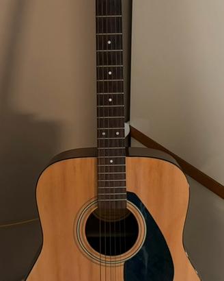 Yamaha F310P acustica + capotasto